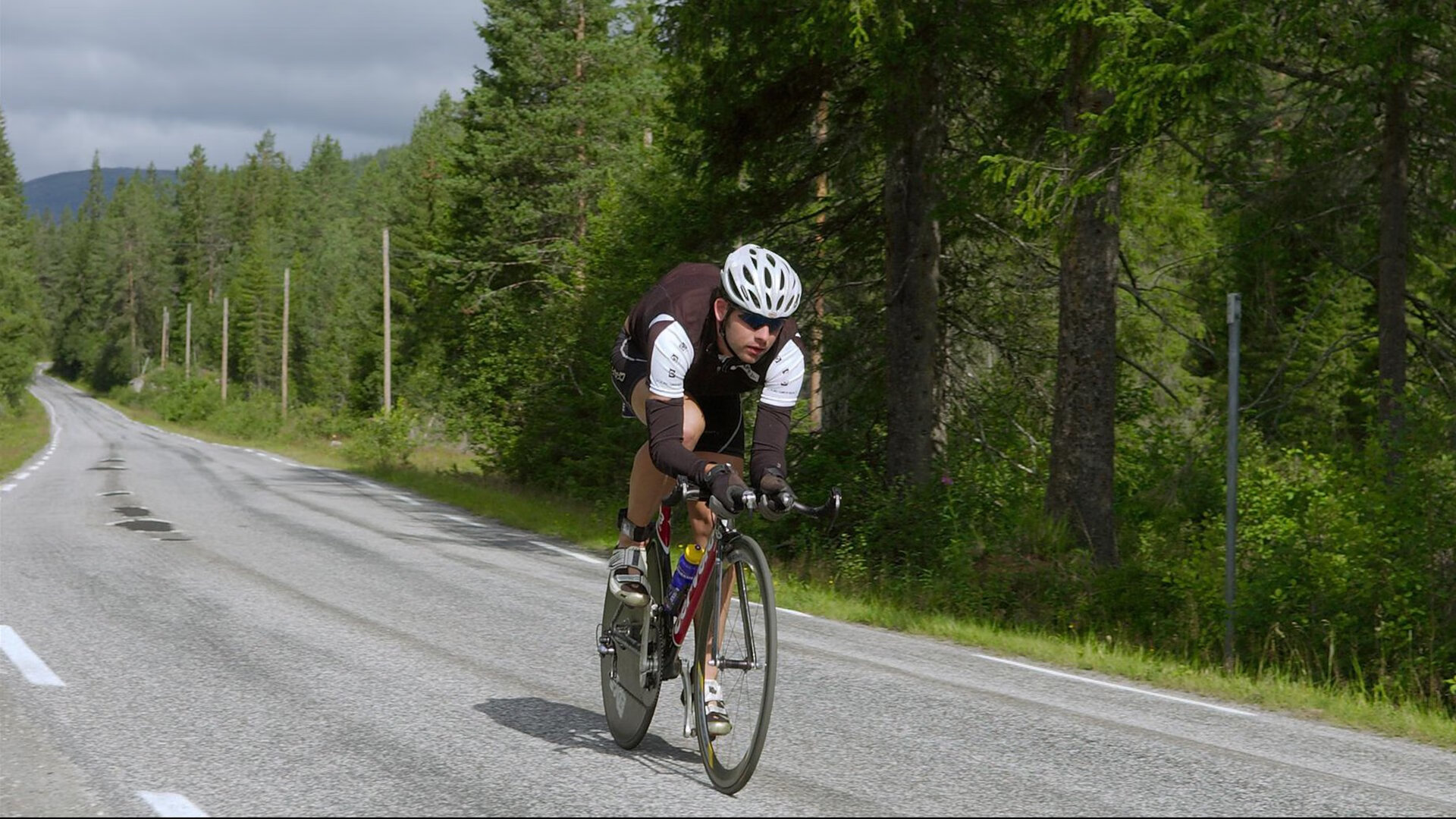 巴西骑手丽莎·卡瓦略在巴黎奥运会盛装舞步比赛中获得第十名，展现出色表现。