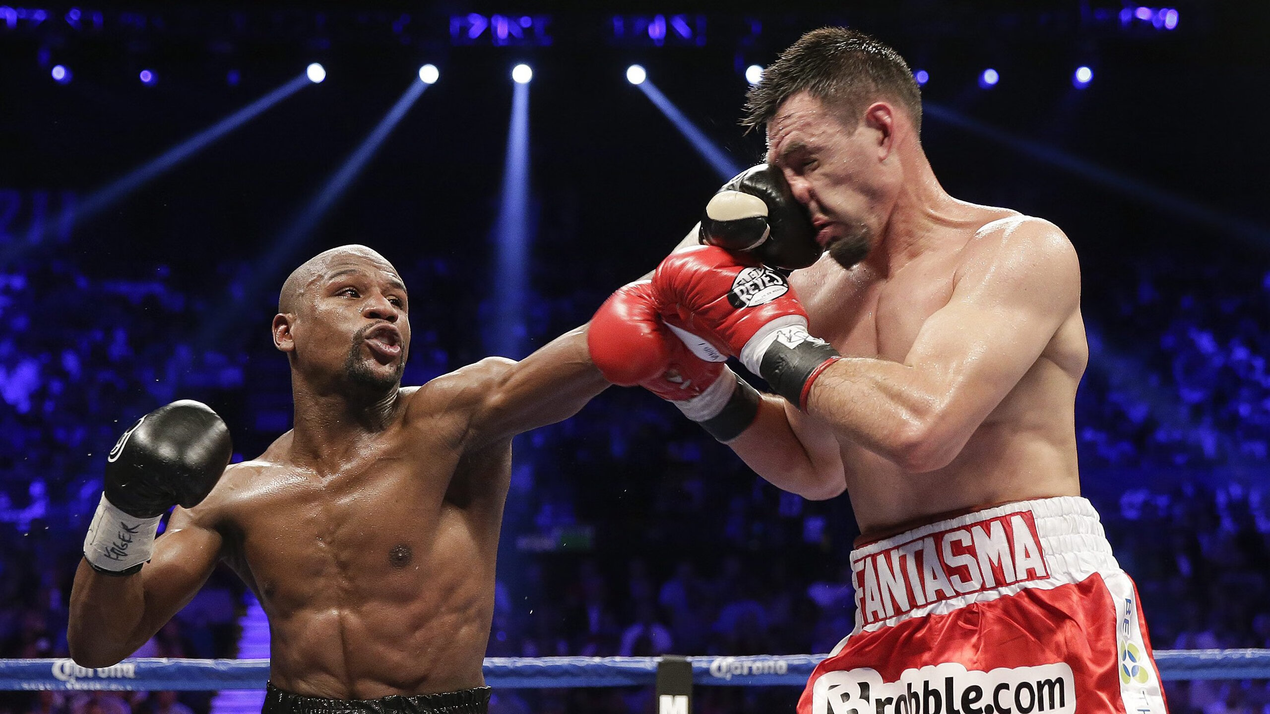 美国队在巴黎奥运会比赛中多次利用边路进攻，奥运会美国地区队